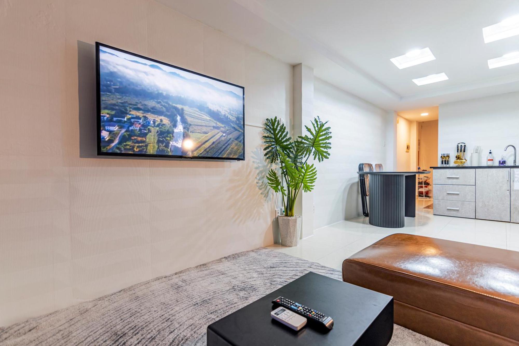 Entire House With Full Amenities - Near Bui Vien Walking Street , District 1 *