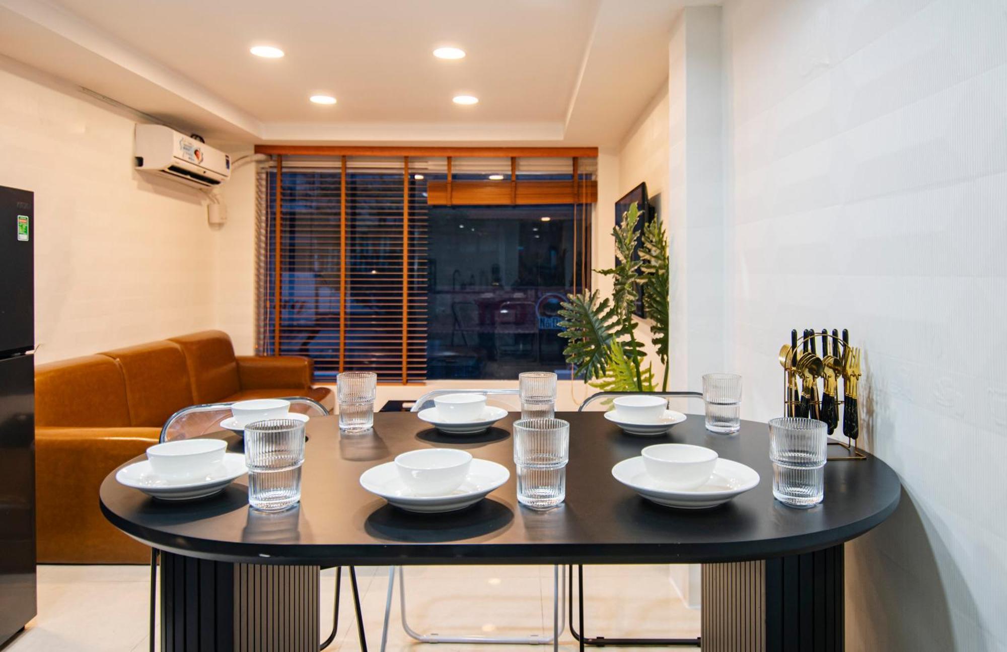 Entire House With Full Amenities - Near Bui Vien Walking Street , District 1 Nhà nghỉ *