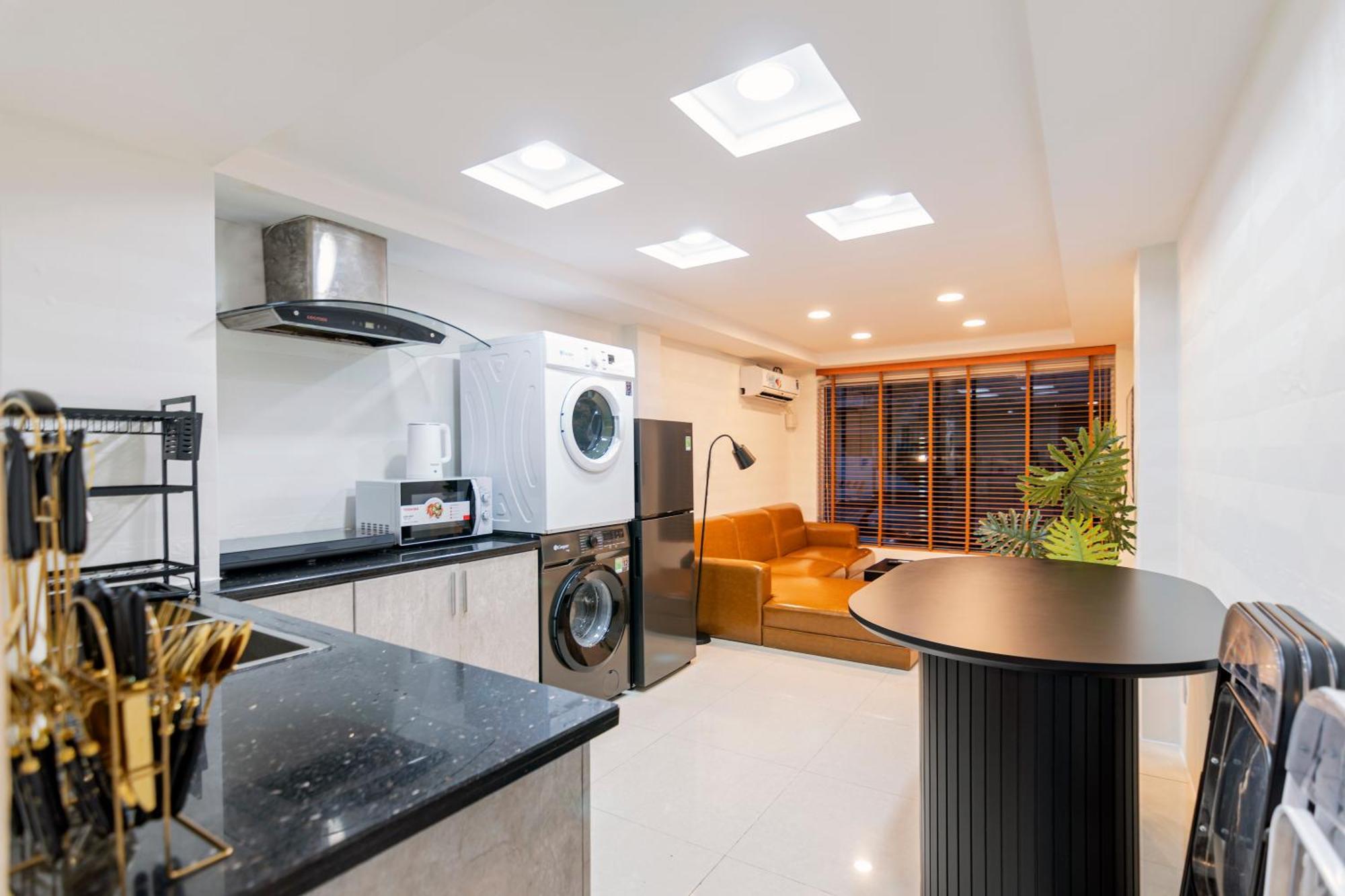 Nhà nghỉ Entire House With Full Amenities - Near Bui Vien Walking Street , District 1 *