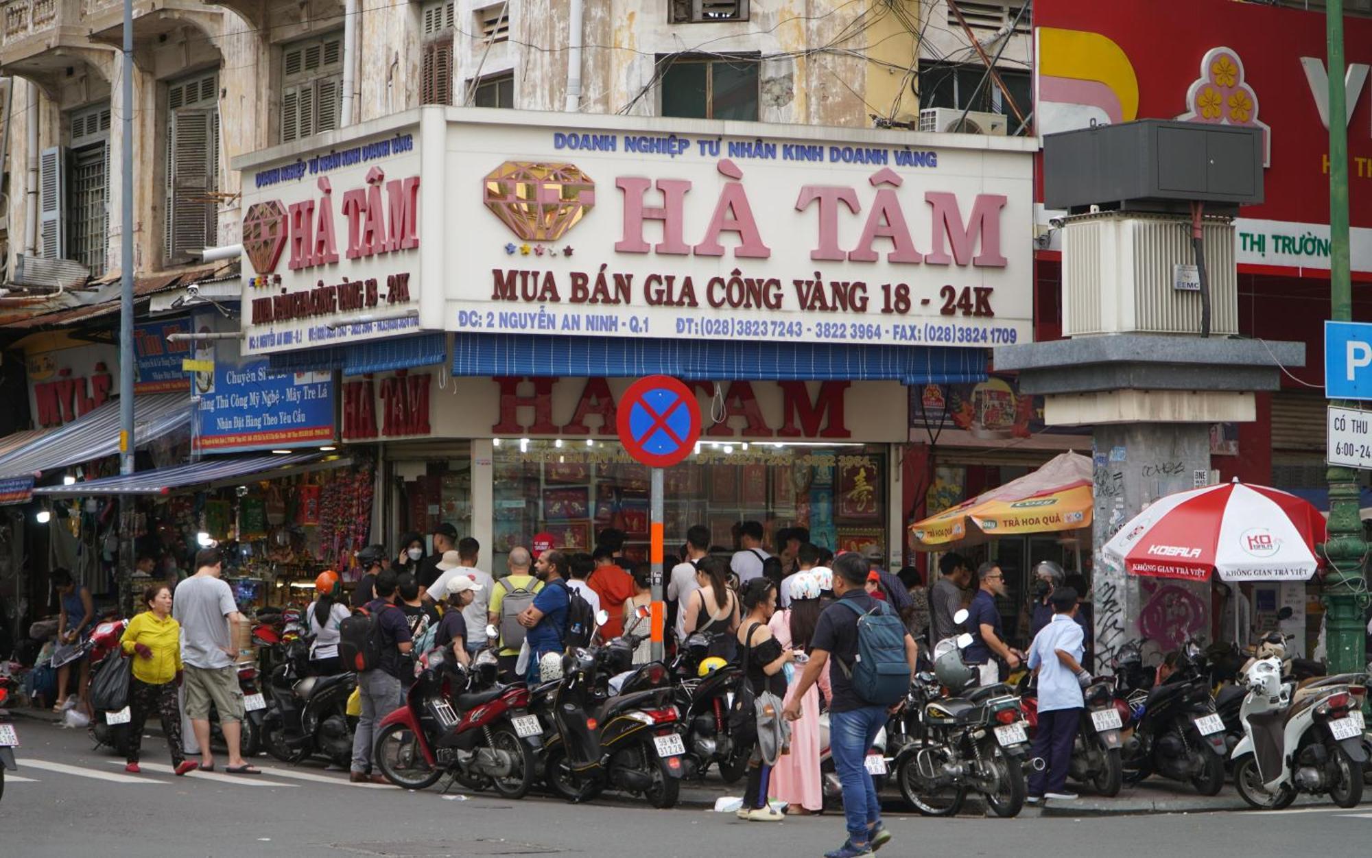 Nhà nghỉ Entire House With Full Amenities - Near Bui Vien Walking Street , District 1