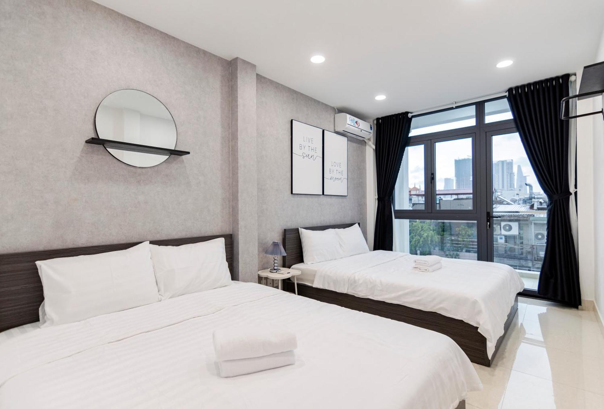 Nhà nghỉ Entire House With Full Amenities - Near Bui Vien Walking Street , District 1 *