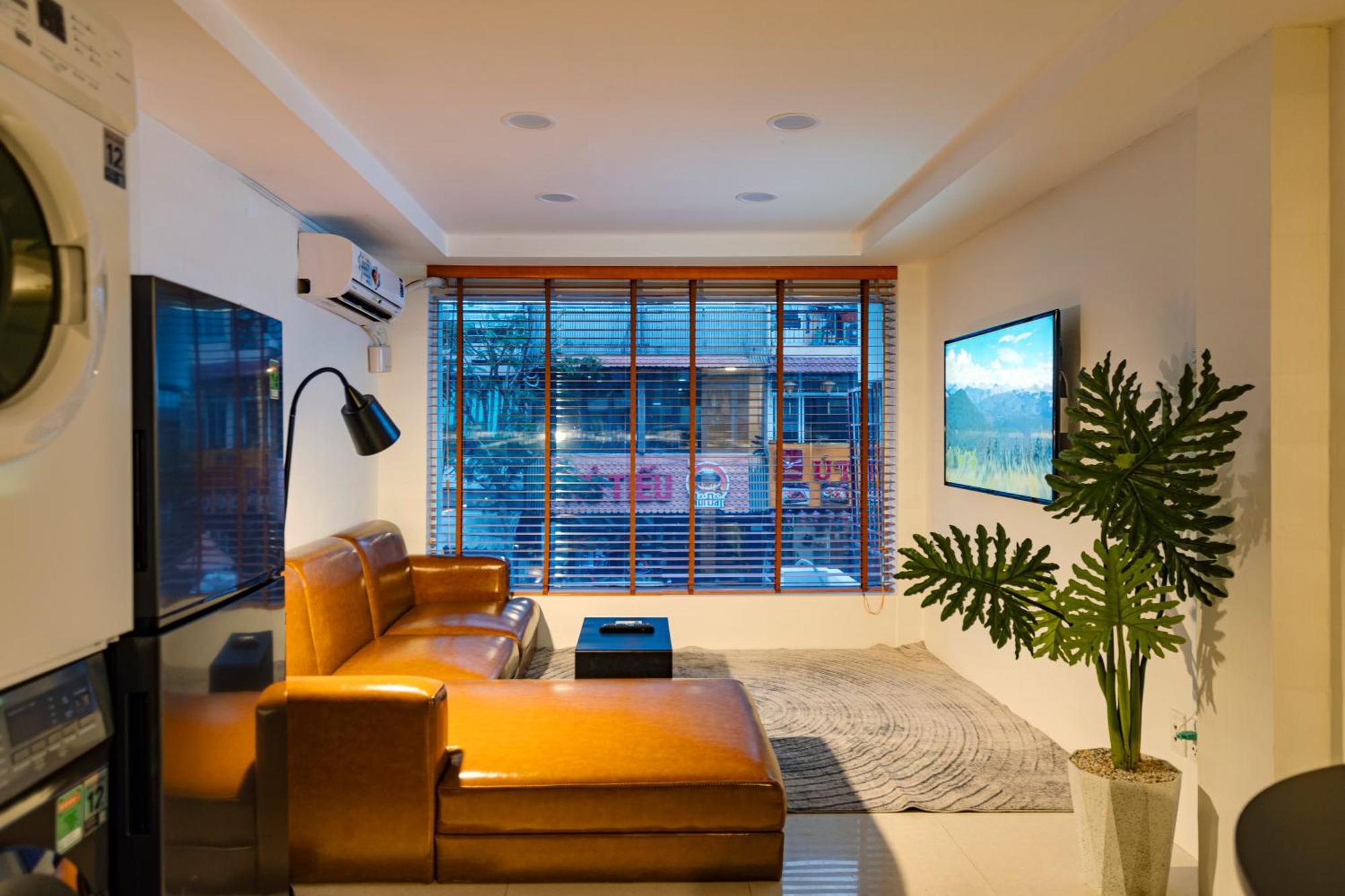 Nhà nghỉ Entire House With Full Amenities - Near Bui Vien Walking Street , District 1 *